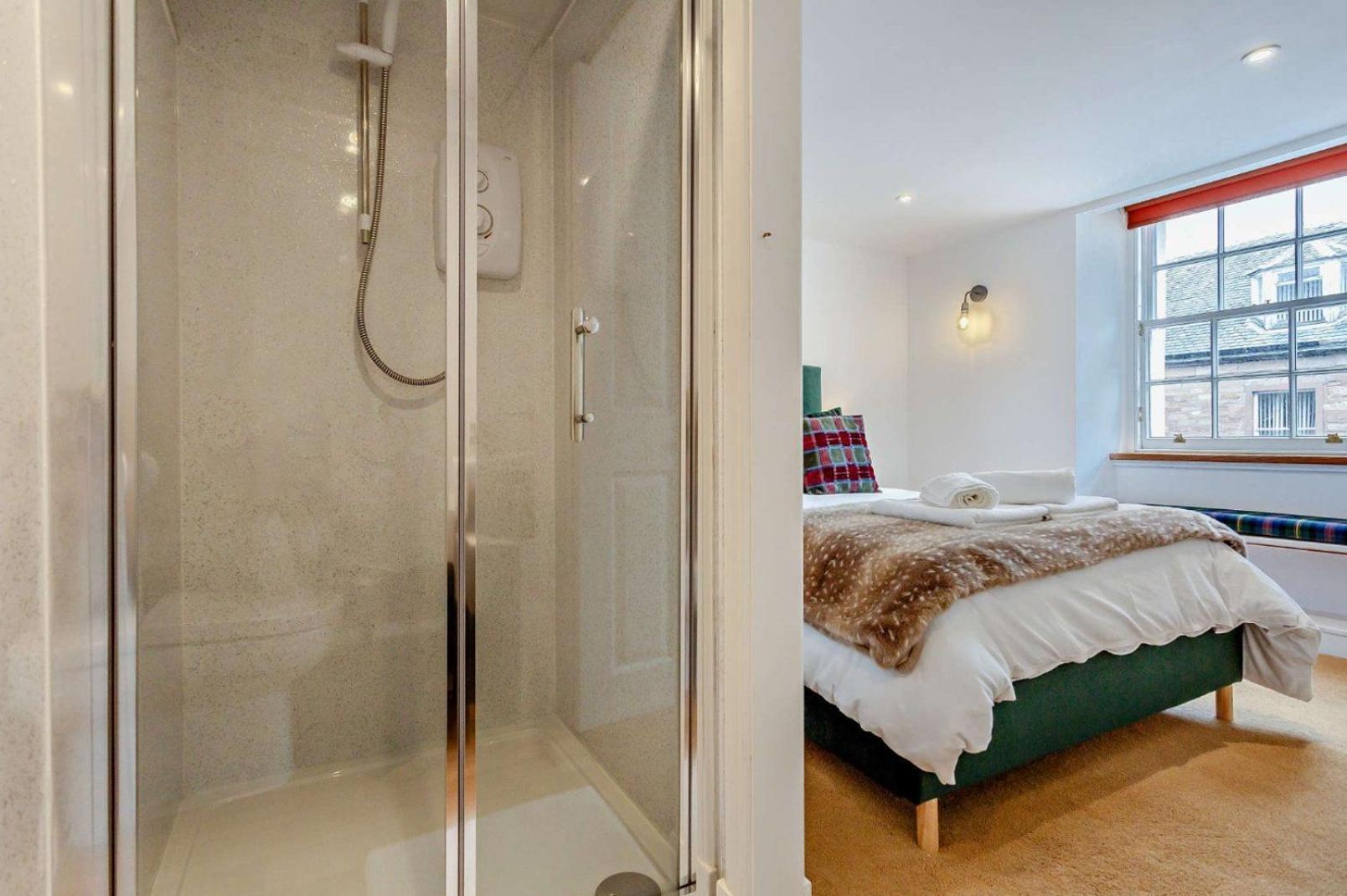 Jacobite'S Retreat, 17Th Century Cottage In The Heart Of インヴァネス エクステリア 写真