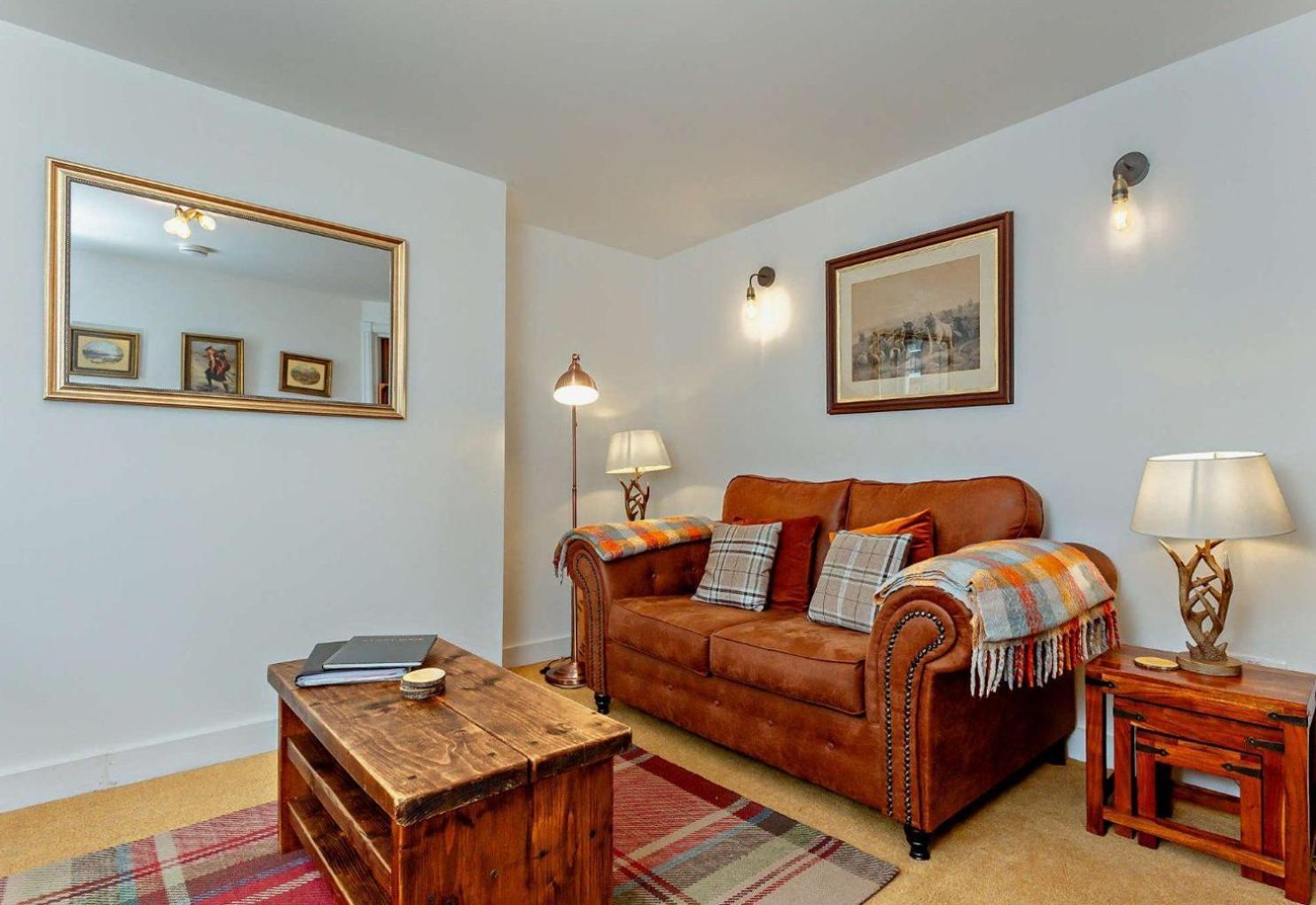 Jacobite'S Retreat, 17Th Century Cottage In The Heart Of インヴァネス エクステリア 写真